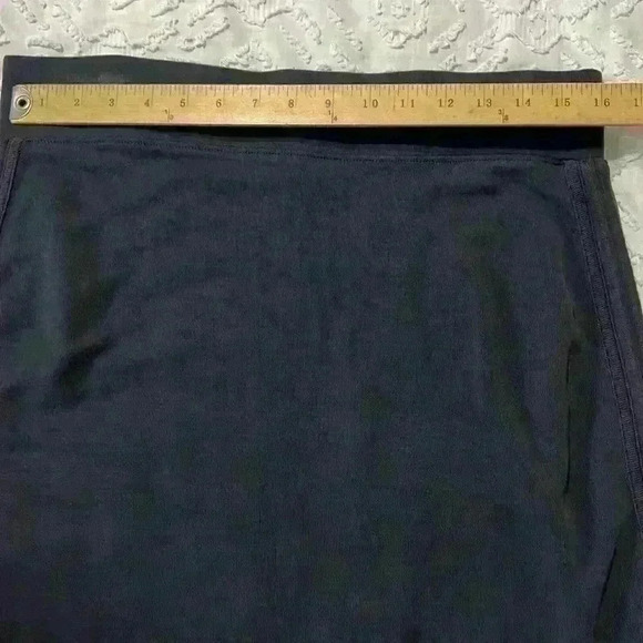 Athleta Black Skirt. Women’s Size Medium - Picture 3 of 10